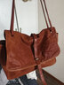 裘真洗水001郵差包女大容量托特包單肩斜挎植鞣牛皮包包 焦糖色-加大號 預售30天 曬單實(shí)拍圖