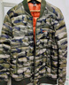 君羽羽絨服男【特惠】800蓬白鵝絨秋冬棒球服款輕薄休閑鵝絨服D52069 迷彩色 S （推薦110-120斤） 曬單實(shí)拍圖