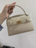 CHARLES&KEITH鱷魚(yú)紋凱莉包手提斜挎婚包包女包生日禮物CK2-50270880-1 Ivory象牙色 S 曬單實(shí)拍圖