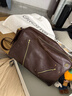 GROTTO個(gè)樂(lè )25年新款SoftCollar保齡球包單肩斜挎大號差旅通勤電腦包禮物 黑巧棕L 古金 曬單實(shí)拍圖