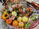 愛(ài)里新年鮮花水果禮盒水果提籃同城送花送長(cháng)輩老婆女友生日禮物鮮花店 【擁抱的愛(ài)】青提蘋(píng)果香橙水果鮮花手提花籃 曬單實(shí)拍圖