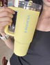 史丹利Stanley保溫杯防漏保冷杯吸管杯pro巨無(wú)霸杯辦公室車(chē)載大容量禮物 柚黃色887ML 曬單實(shí)拍圖