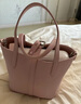 CHARLES&KEITH25秋新品簡(jiǎn)約通勤手提水桶包菜籃子包生日禮物CK2-10151518 Cotton Candy Pink棉花糖粉 S 曬單實(shí)拍圖