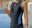 TOSWIM拓勝泳衣女連體無袖平角溫泉顯瘦時(shí)尚專業(yè)訓(xùn)練速干女士游泳衣 【灰藍(lán)字母泳衣】+送泳帽 L 曬單實(shí)拍圖