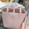 CHARLES&KEITH25秋新品簡(jiǎn)約通勤手提水桶包菜籃子包生日禮物CK2-10151518 Cotton Candy Pink棉花糖粉 S 曬單實(shí)拍圖