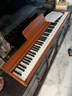 貝琪（Betsy）B351電鋼琴88鍵重錘成人兒童電子鋼琴家用練習初學(xué)者專(zhuān)業(yè)考級鋼琴 B351-重力度88鍵木紋棕 曬單實(shí)拍圖