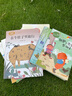 三年級上下冊課內(nèi)作家閱讀必讀課外書推薦書目 我們的民族小學(xué) 在牛肚子里旅行張之路著  有三個結(jié)尾的故事羅大里著 金色的草地 地道戰(zhàn)三年級 父親樹林和鳥 搭船的鳥 胡蘿卜先生的長胡子 總也倒不了的老屋  曬單實(shí)拍圖