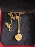 周大福玫瑰花黃金吊墜女(工費:220計價(jià))EOF1083 足金 約4.60g 曬單實(shí)拍圖