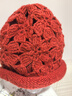 HKYI毛線(xiàn)帽女帽子女秋冬季手工鉤花套頭帽優(yōu)雅包頭帽針織帽保暖 磚紅色(手工卷邊芙蓉花) 均碼(頭圍55-60) 曬單實(shí)拍圖