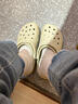 CROCS卡駱馳檀健次同款經(jīng)典洞洞鞋男沙灘鞋戶(hù)外沙灘包頭拖鞋女鞋|10001 骨白色-2Y2 36 /37(220mm) 曬單實(shí)拍圖