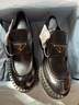 PRADA/普拉達【禮物】女士 Chocolate 亮面皮革厚底樂(lè )福鞋 黑色-新款 尺碼偏大建議拍小半碼 37.5 曬單實(shí)拍圖