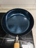章丘鐵鍋手工小平底輔食鍋煎鍋烤肉鍋煎蛋鍋無(wú)涂層物理不粘鍋炒鍋平底鍋 烤藍木把 28cm 曬單實(shí)拍圖