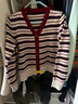 伊芙麗（eifini）蔣欣代言【全羊毛】伊芙麗V領(lǐng)復古紅色拼接撞色條紋針織衫25冬新 紅色 M 105-115斤 曬單實(shí)拍圖