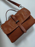 裘真植鞣牛皮007郵差包女真皮大容量通勤單肩斜挎包復古包 焦糖色 預售5天 曬單實(shí)拍圖