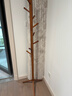 越茂實(shí)木衣架臥室落地衣帽架掛衣架簡(jiǎn)易家用立式單桿可移動(dòng)掛衣服架子 全實(shí)木三腳款-胡桃色 曬單實(shí)拍圖