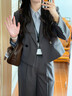 達佳詩(shī)灰色西服外套女短款小個(gè)子西裝套裝大學(xué)生面試職場(chǎng)職業(yè)正裝 深灰色西裝外套 【寬松版型窄肩拍小一碼】 S  適合90-105斤可穿 曬單實(shí)拍圖