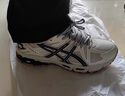 亞瑟士ASICS男鞋跑步鞋耐磨透氣運動(dòng)鞋 GEL-KAHANA 8 緩震越野跑鞋 灰色/棕色 42 曬單實(shí)拍圖