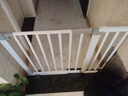 呵花樓梯口護欄嬰兒童安全門(mén)欄圍陽(yáng)臺欄桿寵物寶寶犬狗狗柵欄門(mén)免打孔 門(mén)+腳踏+加固槽 97-104cm 高76cm欄桿間隙 曬單實(shí)拍圖