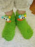 米囹腳冷保暖神器搞怪可愛(ài)丑萌毛絨襪子女秋冬中筒加厚居家隔涼地板襪 毛毛蟲(chóng)綠色-1雙-均碼 曬單實(shí)拍圖