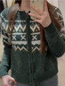 UR2025冬季新款女裝復古幾何圖案雙拉鏈針織開(kāi)衫UYL950136+ 深綠 M 曬單實(shí)拍圖