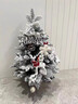 南極故事圣誕節裝飾品家用小型圣誕樹(shù)2025新款桌面小擺件仿真雪松場(chǎng)景布置 桌面落雪圣誕樹(shù)【90cm】 曬單實(shí)拍圖