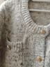 三彩2025冬季新款奶油花紗針織衫香風(fēng)圓領(lǐng)毛衣開(kāi)衫短款毛衫M 奶白色 L 165/88A 曬單實(shí)拍圖