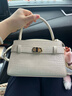 CHARLES&KEITH鱷魚(yú)紋凱莉包手提斜挎婚包包女包生日禮物CK2-50270880-1 Ivory象牙色 S 曬單實(shí)拍圖