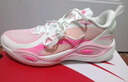 安踏（ANTA）【三分雨3】籃球鞋男輕質(zhì)透氣外場(chǎng)耐磨減震實(shí)戰低幫運動(dòng)鞋 粉色湖泊-5 41 (男8碼) 曬單實(shí)拍圖