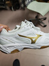 美津濃（MIZUNO）羽毛球鞋男女同款透氣減震防滑耐磨運動(dòng)鞋室內外專(zhuān)項訓練鞋排球鞋 白/金色【V1GA218152】 41 曬單實(shí)拍圖