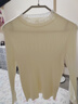 三彩大碼女裝2025秋季新款純色針織衫木耳邊立領(lǐng)顯瘦打底衫胖MM 米白色 M 曬單實(shí)拍圖