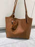 稻草人女包包女款2026新款托特包女大容量高級感輕奢時(shí)尚百搭通勤單肩包 焦糖色 曬單實(shí)拍圖