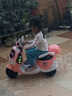 萌嘟嘟兒童電動(dòng)摩托車(chē)寶寶三輪車(chē)遙控1-7歲小孩可坐人充電大號玩具童車(chē) 頂配粉色+加大電瓶+后備箱+護欄 曬單實(shí)拍圖