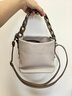 沐霓水桶包女斜挎2025年新款皮包高級感女包時(shí)尚氣質(zhì)大容量手提單肩包 珍珠灰 曬單實(shí)拍圖