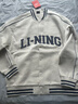 李寧衛衣開(kāi)衫外套男女春季新款復古運動(dòng)寬松時(shí)尚休閑寬松百搭運動(dòng)外套 【棒球領(lǐng)】常規開(kāi)衫-灰(F67)-3 2XL (男生正碼，女生建議偏小一碼) 曬單實(shí)拍圖