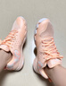 李寧（LI-NING）羽毛球鞋戰戟TD女款透氣緩震舒適回彈抓地穩定羽毛球訓練鞋運動(dòng)鞋 熒光橘粉/標準白-4 35.5 曬單實(shí)拍圖