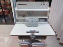 憶瞳兒童學(xué)習書(shū)桌椅套裝 可升降帶閱讀書(shū)架多功能課桌椅家用寫(xiě)字桌 珍藏灰-環(huán)?？谷救龑哟髸?shū)架】 曬單實(shí)拍圖