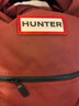 HUNTER【經(jīng)典款】男女同款戶(hù)外雙肩背包書(shū)包頂扣尼龍防水旅行登山包小號 暗紅色/FRD 曬單實(shí)拍圖