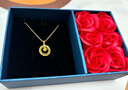 周大生黃金吊墜足金莫比烏斯環(huán)織夢(mèng)網(wǎng)女款送女友表白生日禮物多退少補 貓眼吊墜約1.8g（18k金鏈+玫瑰禮盒） 曬單實(shí)拍圖