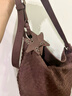 ECODAY秋冬麂皮編織包通勤托特包復古單肩斜挎hobo包女生日情人節禮物 檀褐色（小號） 曬單實(shí)拍圖