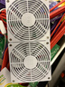 華顧USB路由器散熱風(fēng)扇 家用電腦主機CPU機箱12CM散熱風(fēng)扇 靜音5V散熱底座承托架光貓防滑 白色12*24CM雙風(fēng)扇【帶開(kāi)關(guān)】單USB接口供電 曬單實(shí)拍圖