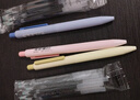 得力紐賽速干st頭985按動(dòng)中性筆高顏值0.5mm黑色簽字筆3D記憶軟硅膠握墊雙球珠學(xué)生刷題筆考試筆雙核芯 3支筆+10支得力筆芯 曬單實(shí)拍圖