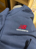 NEW BALANCE NB 男女款黑色舒適寬松刺繡Logo針織長(cháng)袖連帽衛衣奧萊特價(jià)清倉 UT21500-NGO XL U3 身高180cm 曬單實(shí)拍圖