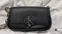 Calvin Klein時(shí)尚單肩包禮物鏈條包包金屬字母旋扣翻蓋CK女包斜挎馬鞍包DH3240 曬單實(shí)拍圖
