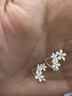 芯奢999純銀杏葉耳釘女士耳環(huán)小巧足銀螺旋擰扣耳骨釘高級感簡(jiǎn)約耳飾 【999足銀】花朵耳釘一對 曬單實(shí)拍圖