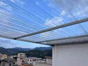 采光瓦加厚塑料瓦停車(chē)雨棚屋頂陽(yáng)臺玻璃鋼遮樹(shù)脂擋雨瓦透明陽(yáng)光板 1米長(cháng)1毫米厚(90公分寬) 曬單實(shí)拍圖