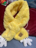 妙奕嘉卡通兒童圍巾秋冬季新款保暖毛絨圍脖寶寶小孩交叉綁帶圍巾 字母標手掌交叉圍巾【黃色】 曬單實(shí)拍圖