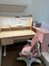 京東京造領(lǐng)航家2.0雙光源橡膠木兒童學(xué)習書(shū)桌椅套裝升降學(xué)生寫(xiě)字桌1.2m粉 曬單實(shí)拍圖