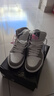 耐克（NIKE）Air Jordan 1 Mid AJ1 中幫白黑紅防滑耐磨緩震復古運動(dòng)籃球鞋 HF3216-100白灰 40.5 (255mm) 曬單實(shí)拍圖