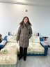 鴨鴨（YAYA）品牌正品媽媽鵝絨服中長(cháng)款2025新款中老年女裝冬季羽絨厚外套 咖色 L (建議90-105斤) 曬單實(shí)拍圖