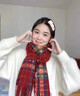 締晶圍巾女士秋冬季2026年新款禮盒保暖圍脖生日情人節禮物女朋友實(shí)用 【紅格子款02】圍巾+花束賀卡+手套+保溫杯 曬單實(shí)拍圖